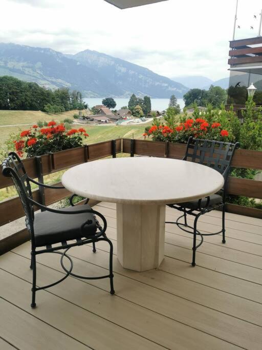 Neb-Thun Einigen, Wohnung Am See Spiez Eksteriør billede